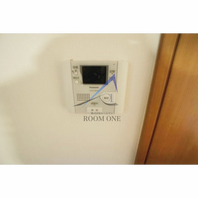 アパートメント両国緑のセキュリティ|モニター付きインターホンです。