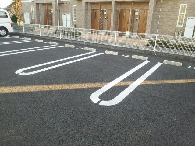 ファミーリアの駐車場|駐車場