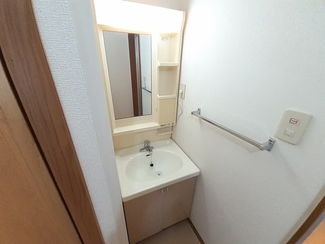 ベルフラワーＦの独立洗面台|洗面所