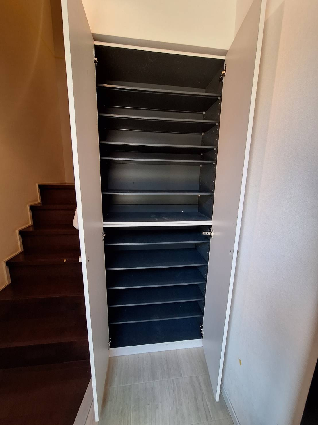 メゾンかきの木壱番館の玄関