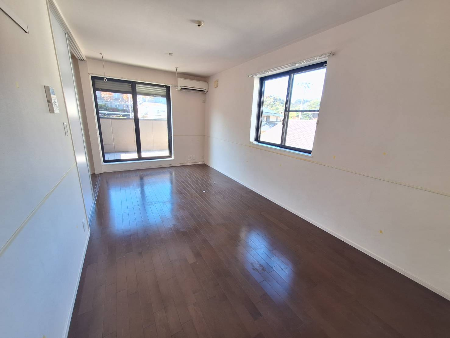 メゾンかきの木壱番館の居間・リビング