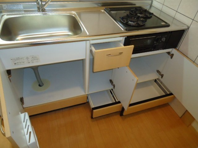 メルヴェールⅡのキッチン|キッチン収納（別室写真）