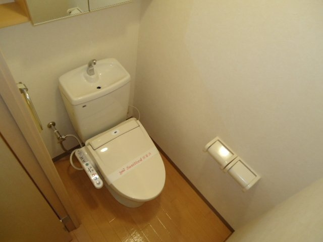 メルヴェールⅡのトイレ|シャワー付トイレ（別室写真）