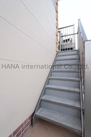 ユナイト江川ガルーダの杜のエントランス