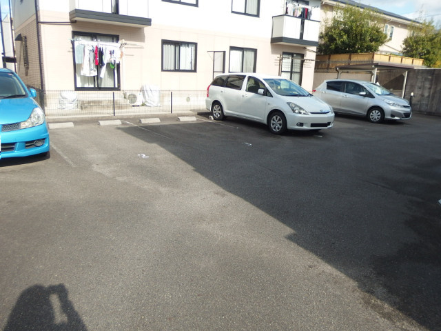 ＣＲＥＡ薮田の駐車場