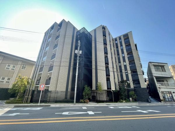 ジオ京都二条の外観