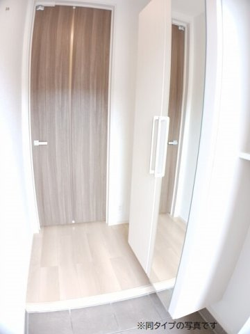 Ｌ．アウラツム　Ⅳの玄関