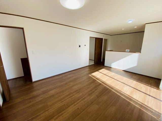 ハートフルタウン／北区龍田弓削１丁目／２号棟の居間・リビング