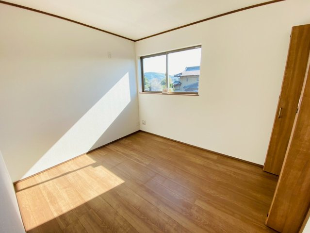 ハートフルタウン／北区龍田弓削１丁目／２号棟の洋室