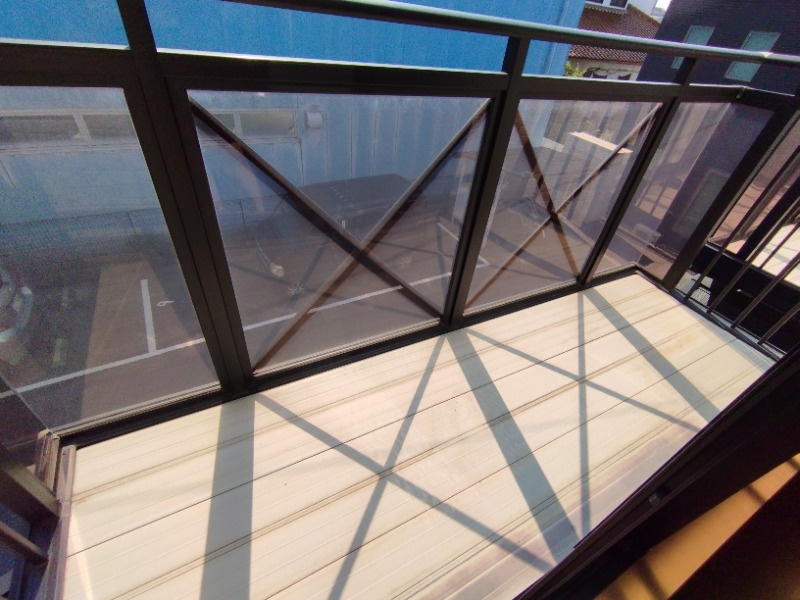 Branche’上地のバルコニー