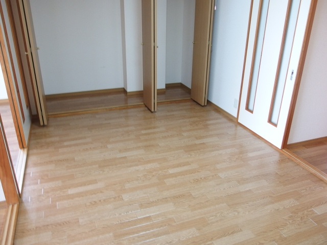 Ｗｉｎｇ１号館の居間・リビング