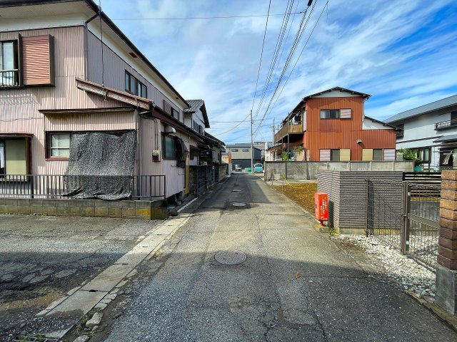 【前面道路含む現地写真】 | ◇◆平塚市東真土2丁目 売地◆◇ | 南西側約4m道路に面しています。