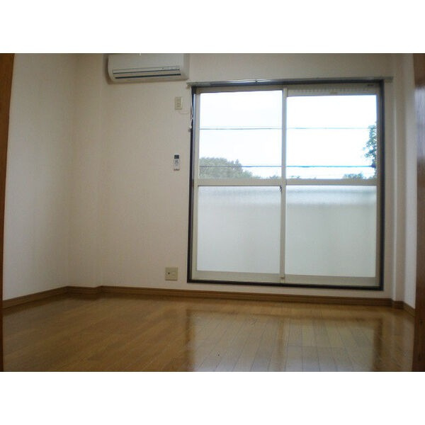 サープラスヴェルデの居間・リビング