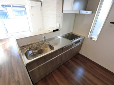 【キッチン】 | アヴニールプラス | ＩＨ・タッチレス水栓付き対面キッチン