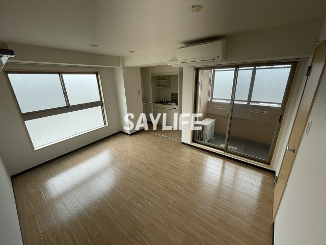 Mプラザ布施弐番館の居間・リビング