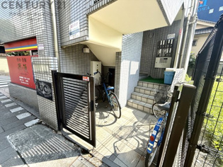 ベルフィーユナルオのエントランス