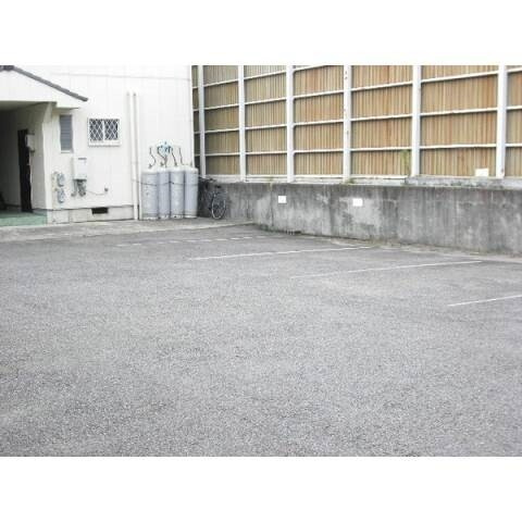 ＭＯハイツの駐車場