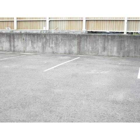 ＭＯハイツの駐車場