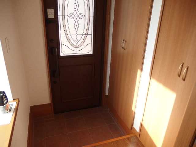 Ｒｏｃｋｙ　Ｍｏｏｎ　Ｈｉｌｌｓ　Ｂ棟の玄関