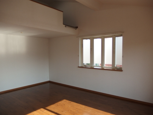 Ｒｏｃｋｙ　Ｍｏｏｎ　Ｈｉｌｌｓ　Ｂ棟の居間・リビング