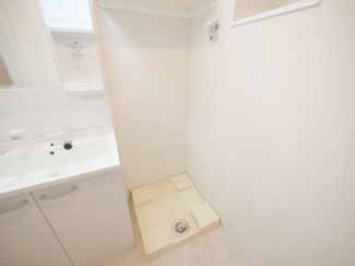 【設備】 | Alivis緑橋 | 洗濯機置き場です