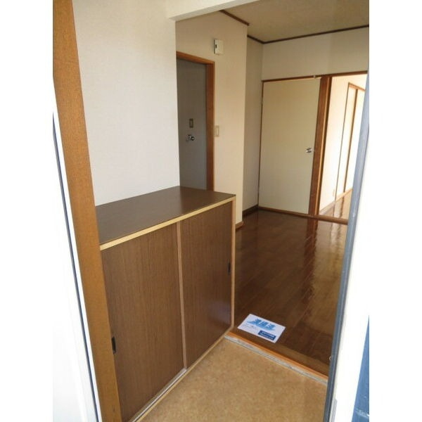 エルディム上地の玄関