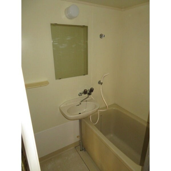 エルディム上地の浴室