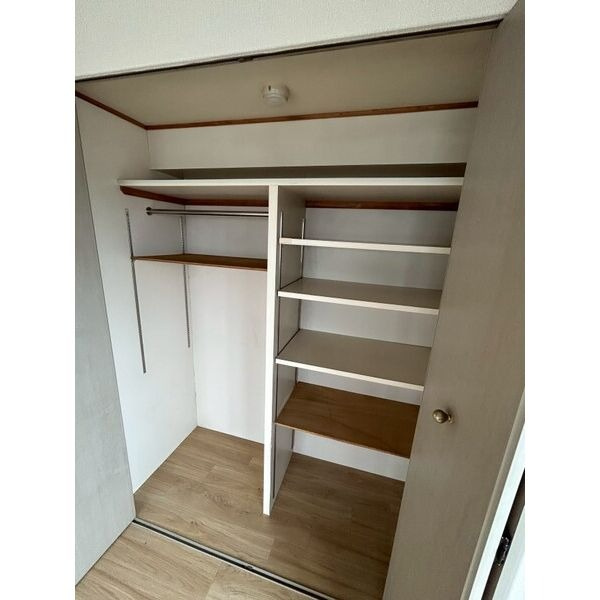 グローリアス岡崎戸崎町の収納