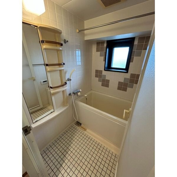 グローリアス岡崎戸崎町の浴室