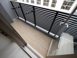 【バルコニー】 | Alivis緑橋 | 暖かな日差しのふりそそぐバルコニー