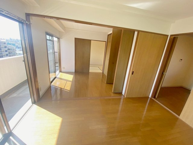 ノ・レーヴ宝塚の洋室|ゆったりした洋室です