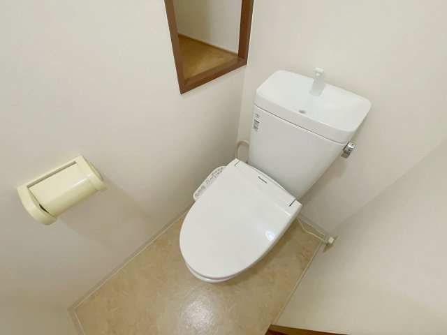 ノ・レーヴ宝塚のトイレ|落ち着いた色調のトイレです