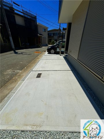 魚住町清水新築戸建の駐車場