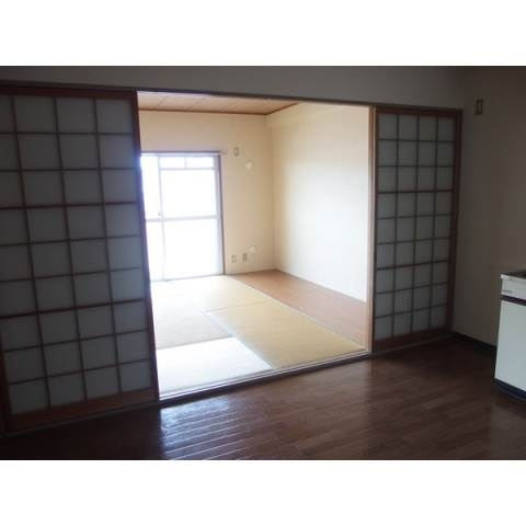 ツトムマンションの居間・リビング