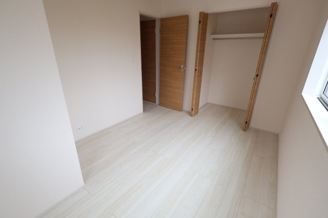 【洋室】 | 《仲介手数料無料》大宮区堀の内町２丁目103-1(4号棟)新築一戸建てブルーミングガーデン | 2025年11月9日 11:45 雨