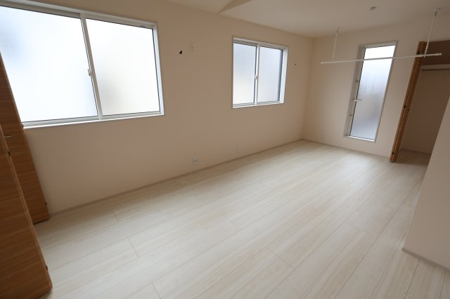 【洋室】 | 《仲介手数料無料》大宮区堀の内町２丁目103-1(4号棟)新築一戸建てブルーミングガーデン | 2025年11月9日 11:45 雨