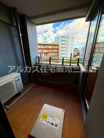 クレヴィア新宿中落合ＥＡＳＴ のバルコニー|急な雨でも安心なインナーバルコニー