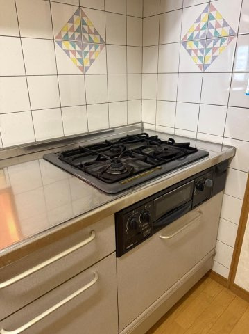 江端町　中古一戸建てのキッチン|システムキッチン
■物件内覧・資金計画相談・住宅ローン相談、リフォーム相談、お問合せ受付中■
※当日・翌日のご内覧、ご相談はお電話でのお問合せがスムーズです！