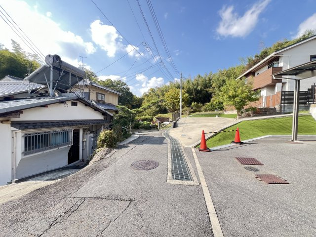 北葛城郡広陵町大字平尾の前面道路含む現地写真