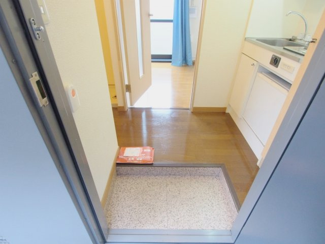 ラスター中筋の玄関