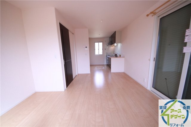 柚垣様戸建借家Ⅲの居間・リビング