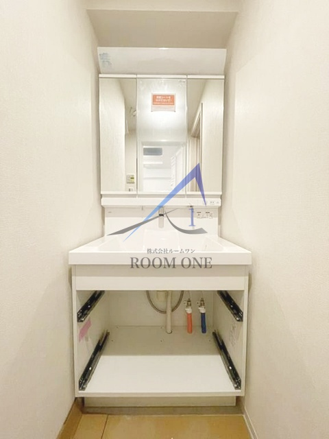 コンフォール千鳥の洗面所|独立洗面台です。