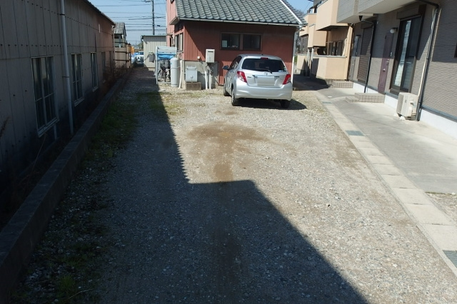メゾネット一光の駐車場