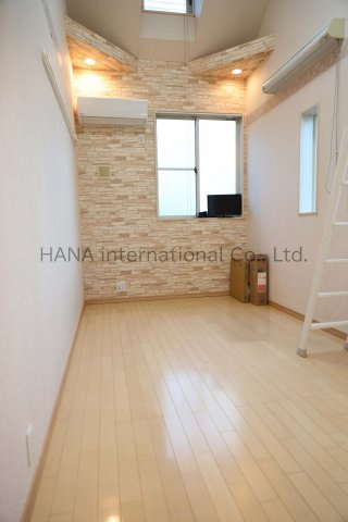 横浜市港北区小机町のアパートの居間・リビング|同シリーズ物件の参考写真です。