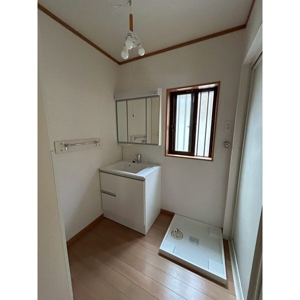 衣下道貸家の洗面所