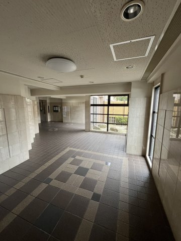 グローバル南草津のエントランス