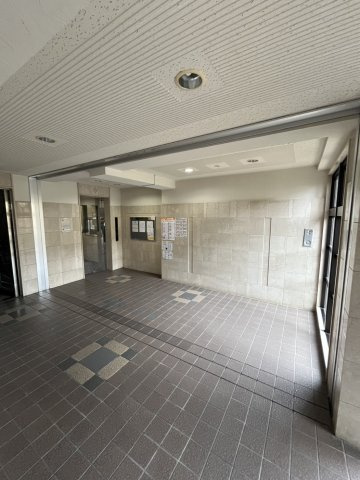 グローバル南草津のエントランス