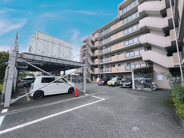 グローバル南草津の駐車場