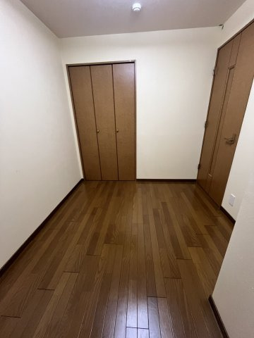 グローバル南草津の洋室