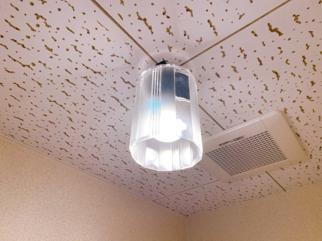 半田第３ロイヤルマンションの独立洗面台|別部屋同間取りのお写真となります。参考にご覧くださいませ。